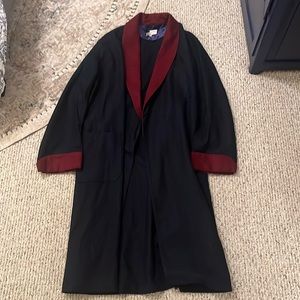 Brooks Brother’s Vintage 100% wool men’s robe - black and maroon